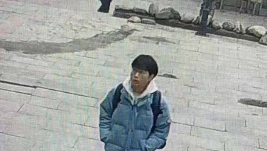 2025澳门管家婆今晚开奖结果,追尾后两位车主下车先握手,多元化方案执行策略_工具版V8.84